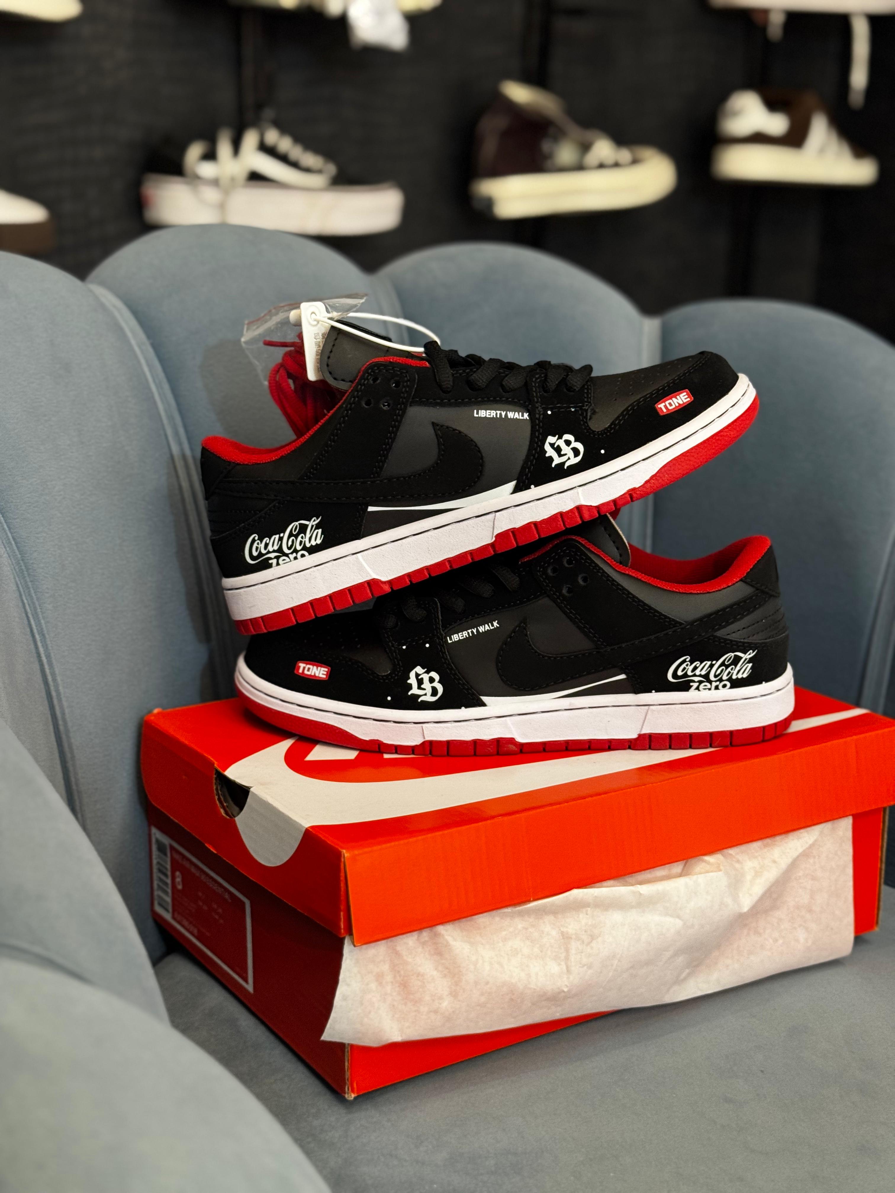 Nike SB Dunk Low “Zero Coca-Cola”