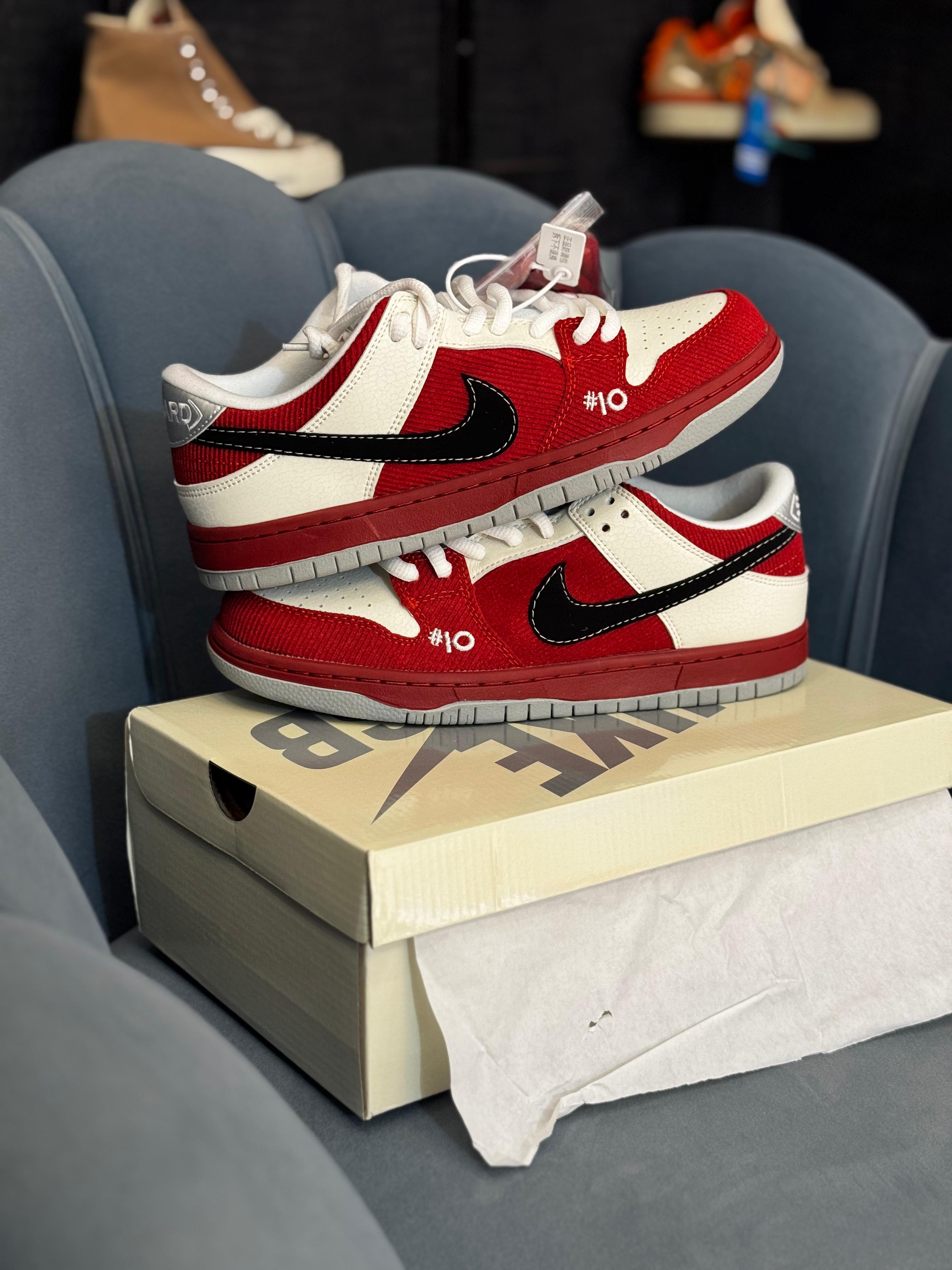 Nike SB Dunk Low “Roller Derby”