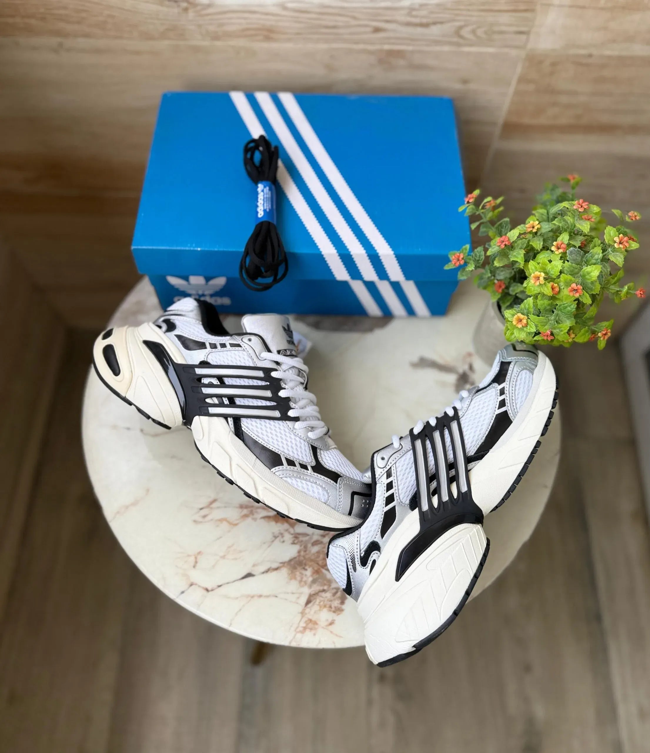 Adidas Adistar XLG Sneakers